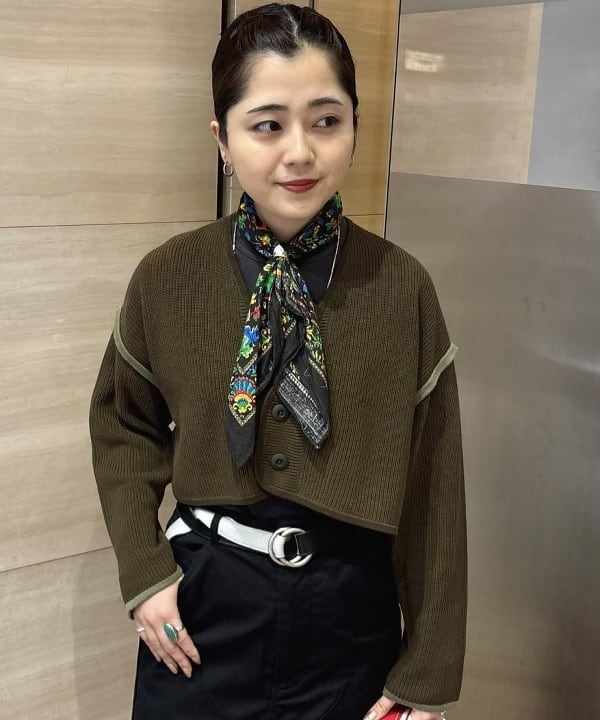 吉野 多恵さんの「BEAMS WOMEN｜ショート ミリタリー ライナー カーディガン」を使ったコーディネート