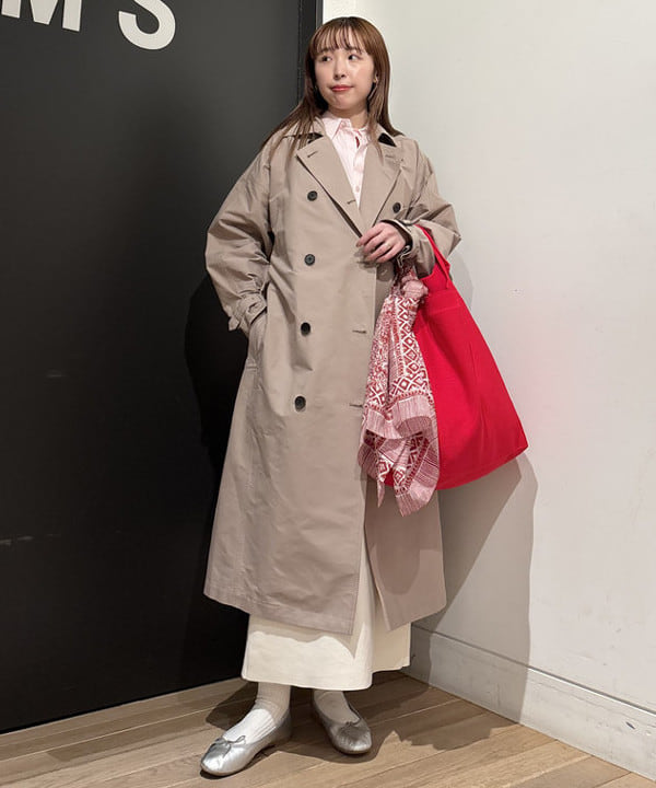 makita mikaさんの「BEAMS WOMEN｜AK+1 / ドルマンスリーブ風 トレンチコート」を使ったコーディネート