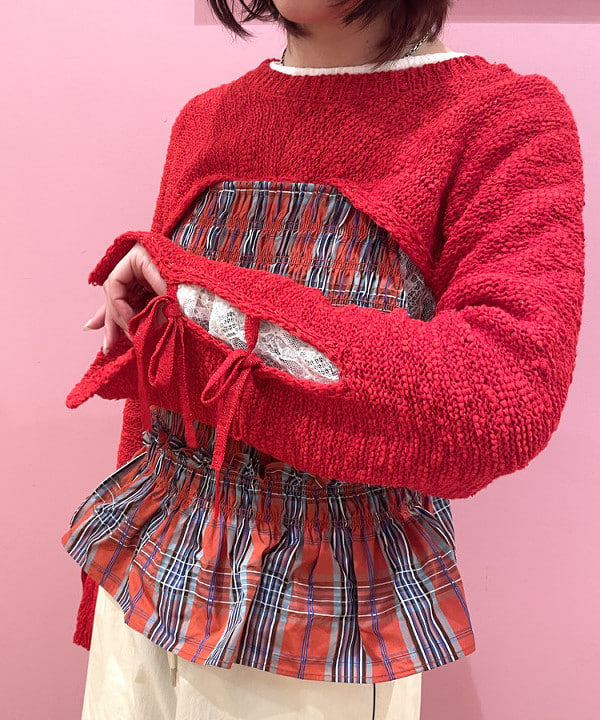 中江梨々香さんの「BEAMS WOMEN｜ストレッチレース クルーネック Tシャツ」を使ったコーディネート