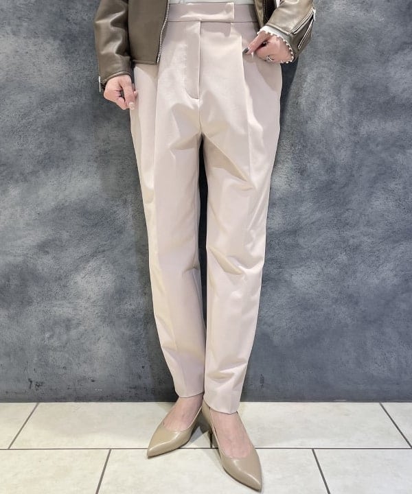 高木 菜央さんの「BEAMS WOMEN｜オケージョン パンプス」を使ったコーディネート