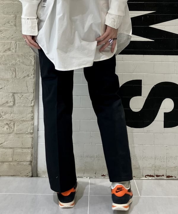 小原 もこさんの「BEAMS WOMEN｜カットオフ Vネック カーディガン」を使ったコーディネート