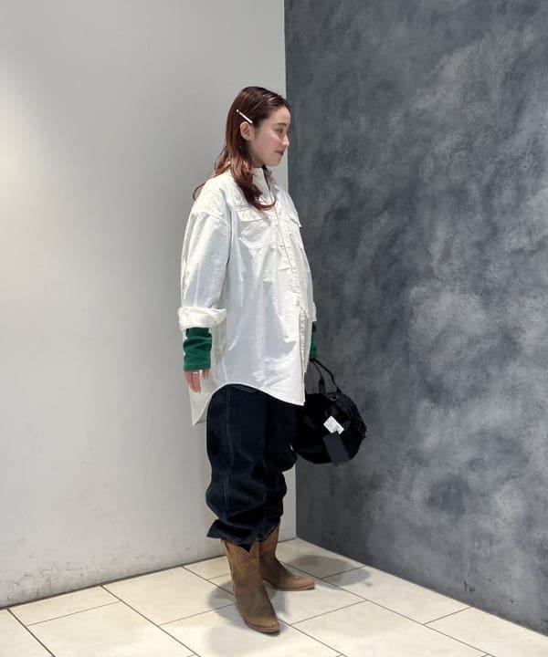 モモさんの「BEAMS WOMEN｜タイプライター USN ビッグシャツ」を使ったコーディネート