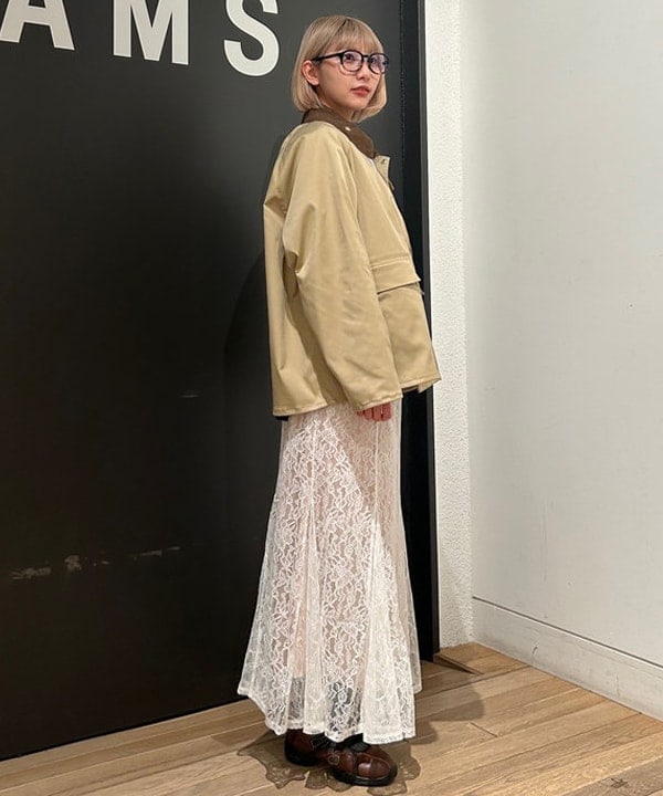 佐藤 亜美さんの「BEAMS WOMEN｜レース 2way マーメイド スカート」を使ったコーディネート