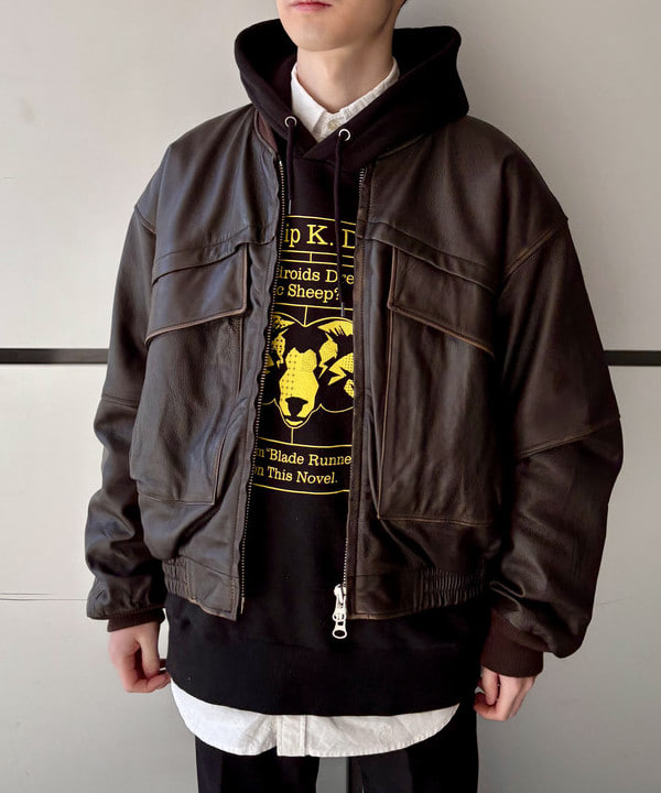 うえきんぐさんの「ユーズド加工 レザー ショートブルゾン」を使ったコーディネート