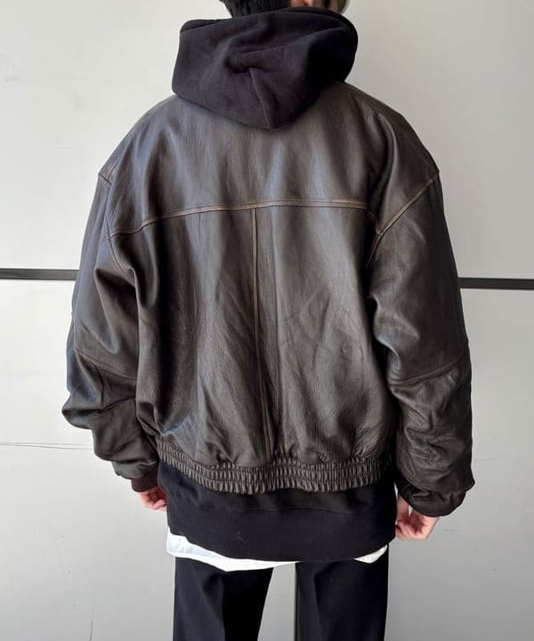 うえきんぐさんの「ユーズド加工 レザー ショートブルゾン」を使ったコーディネート