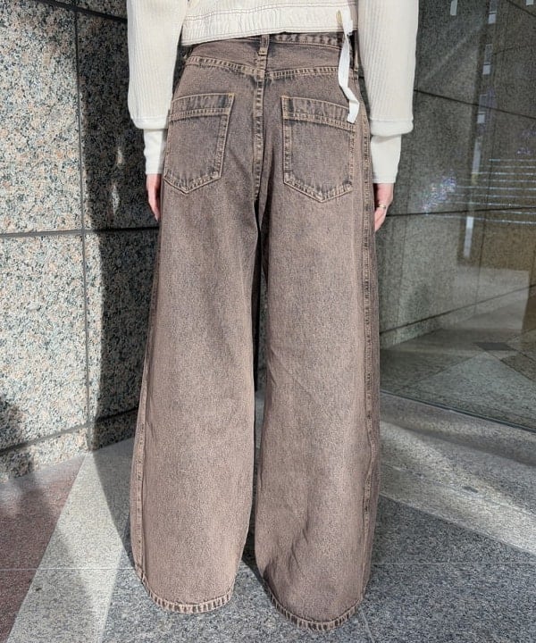 吉田 花さんの「BEAMS WOMEN｜オーバーダイ デニム パンツ」を使ったコーディネート