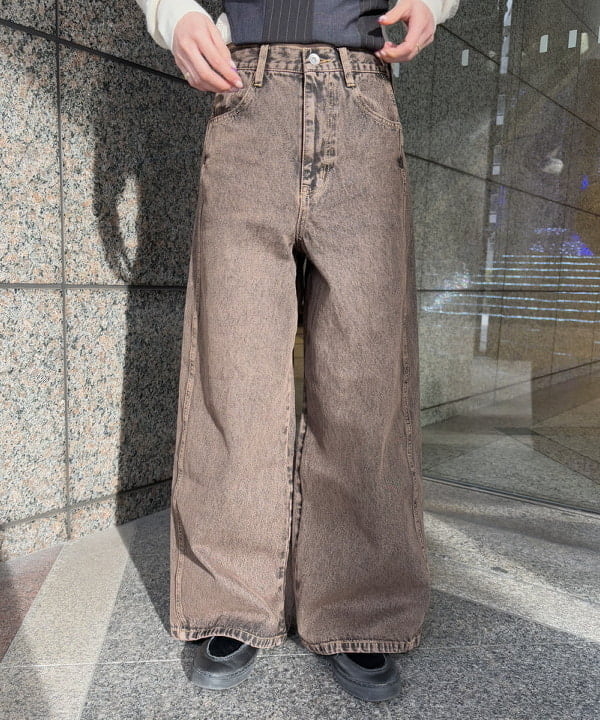 吉田 花さんの「BEAMS WOMEN｜オーバーダイ デニム パンツ」を使ったコーディネート