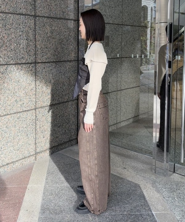 吉田 花さんの「BEAMS WOMEN｜オーバーダイ デニム パンツ」を使ったコーディネート