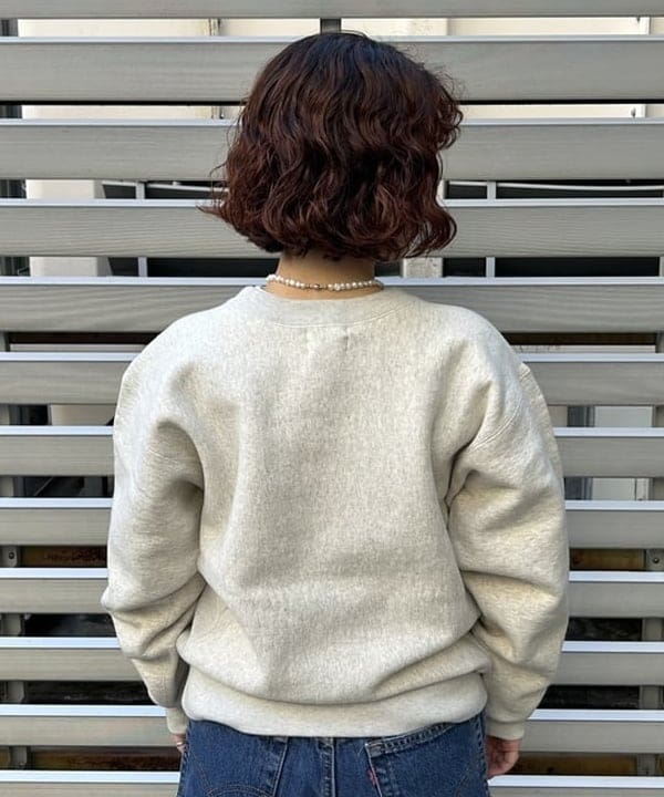 まつむさんの「BEAMS WOMEN｜Champion / ロゴ リバースウィーブ(R) クルーネック スウェットシャツ」を使ったコーディネート