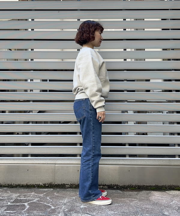 まつむさんの「BEAMS WOMEN｜Champion / ロゴ リバースウィーブ(R) クルーネック スウェットシャツ」を使ったコーディネート
