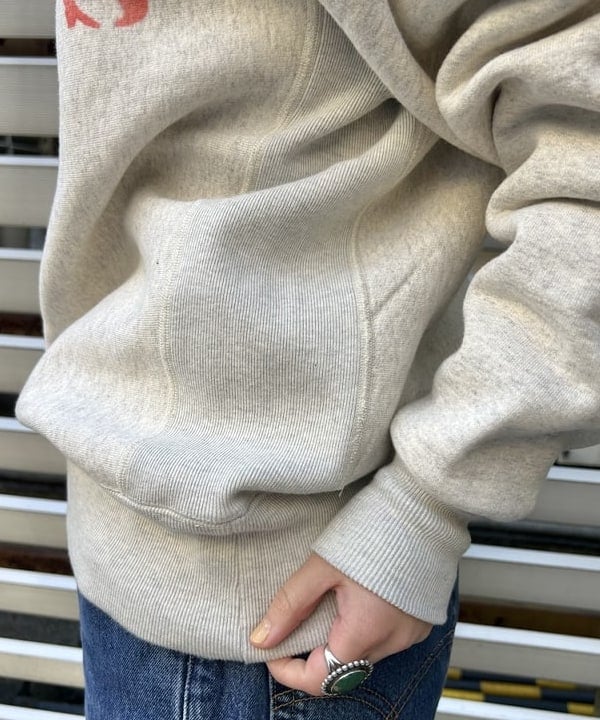 まつむさんの「BEAMS WOMEN｜Champion / ロゴ リバースウィーブ(R) クルーネック スウェットシャツ」を使ったコーディネート