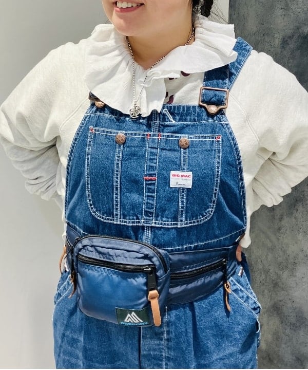 佐藤 歩さんの「BEAMS WOMEN｜GREGORY / 別注 VINTAGE HIP MATE NAVY」を使ったコーディネート