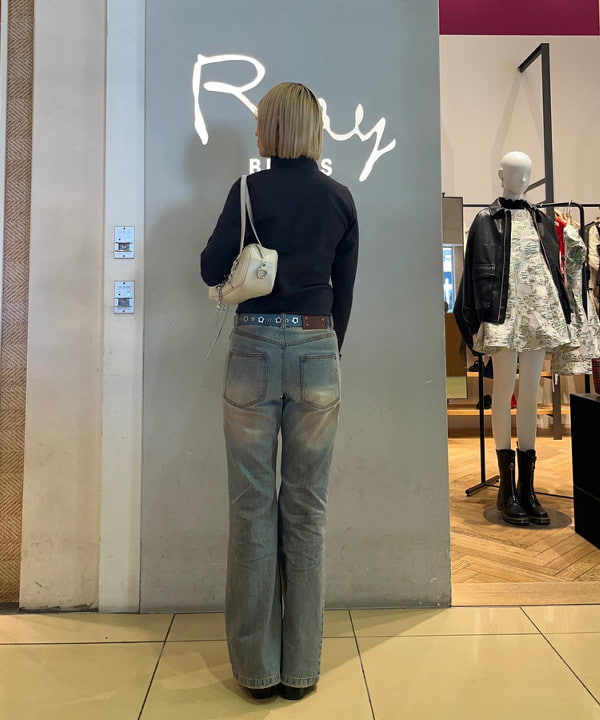 イトウミサキさんの「BEAMS WOMEN｜【別注】YAHKI × HYPNOTIZE / Landscape Bag」を使ったコーディネート