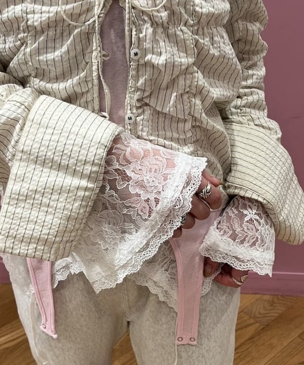 シオンさんの「BEAMS WOMEN｜ストライプ シャーリング ブラウス」を使ったコーディネート