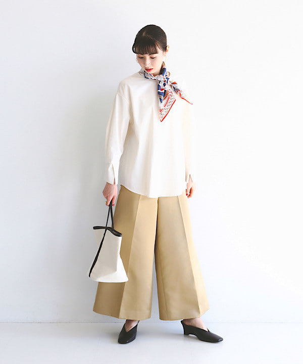 shibataさんの「BEAMS WOMEN｜Oggi × Demi-Luxe BEAMS / スリットカフス クルーネックブラウス」を使ったコーディネート