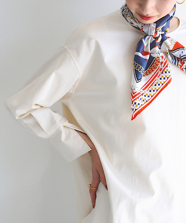 shibataさんの「BEAMS WOMEN｜Oggi × Demi-Luxe BEAMS / スリットカフス クルーネックブラウス」を使ったコーディネート