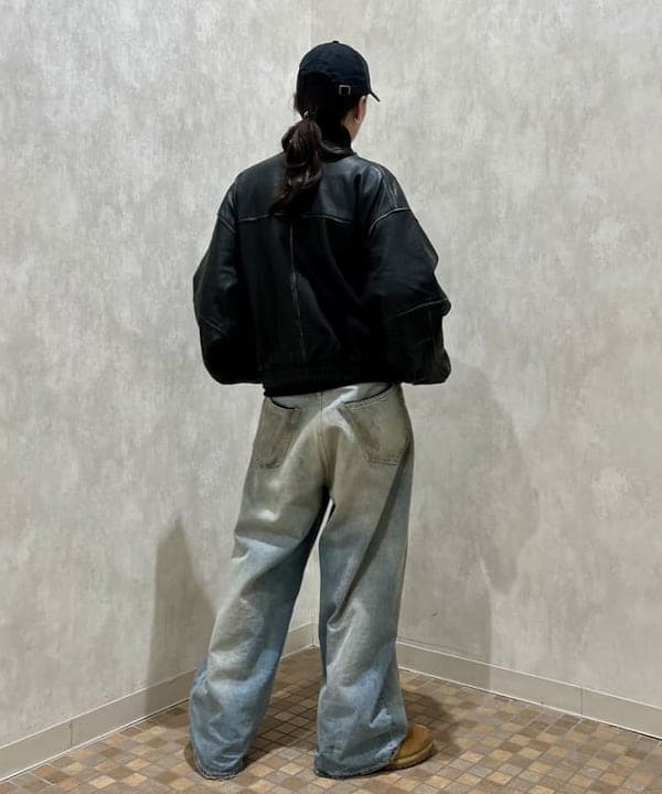 トラ吉さんの「BEAMS WOMEN｜ユーズド加工 レザー ショートブルゾン」を使ったコーディネート