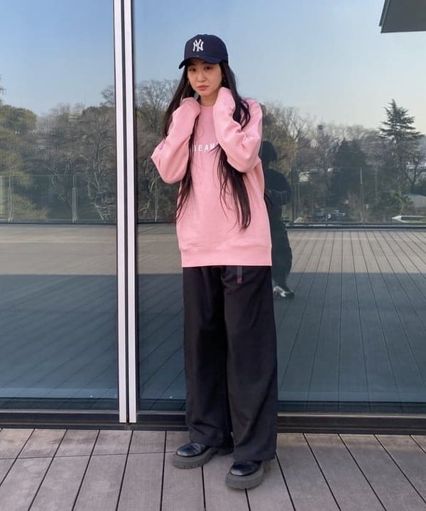 ayaさんの「BEAMS WOMEN｜BEAMS ロゴ スウェット 25SS」を使ったコーディネート