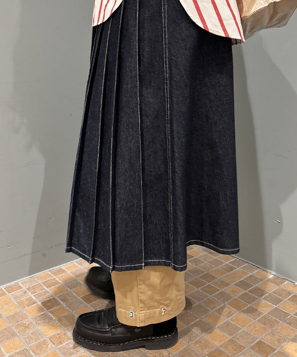 サイトウ　トモミさんの「BEAMS WOMEN｜ラップ プリーツ スカート」を使ったコーディネート