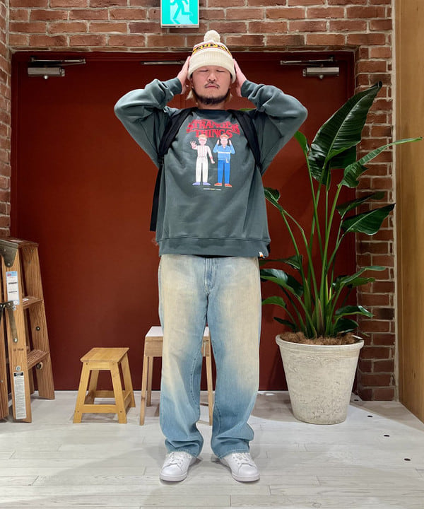 新里 京介さんの「BEAMS WOMEN｜BEAMS / ワイドフィット デニムパンツ」を使ったコーディネート