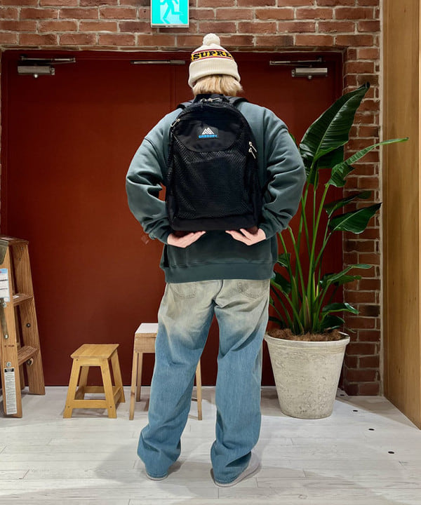 新里 京介さんの「BEAMS WOMEN｜BEAMS / ワイドフィット デニムパンツ」を使ったコーディネート