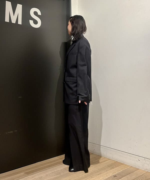 早川 萌子さんの「BEAMS WOMEN｜4ボタン ダブル オーバーサイズ ジャケット」を使ったコーディネート