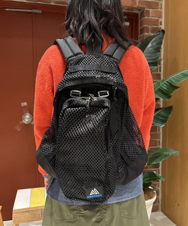 クロサワさんの「BEAMS WOMEN｜【別注】GREGORY / メッシュ NICE DAY」を使ったコーディネート