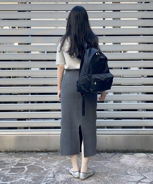 りえさんの「BEAMS WOMEN｜マット シープスキン ノーカラー ライダース ブルゾン」を使ったコーディネート