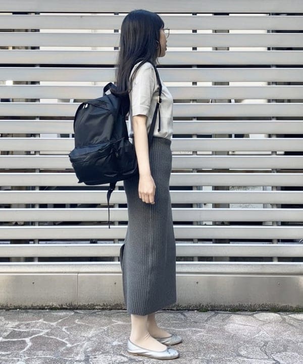 りえさんの「BEAMS WOMEN｜マット シープスキン ノーカラー ライダース ブルゾン」を使ったコーディネート