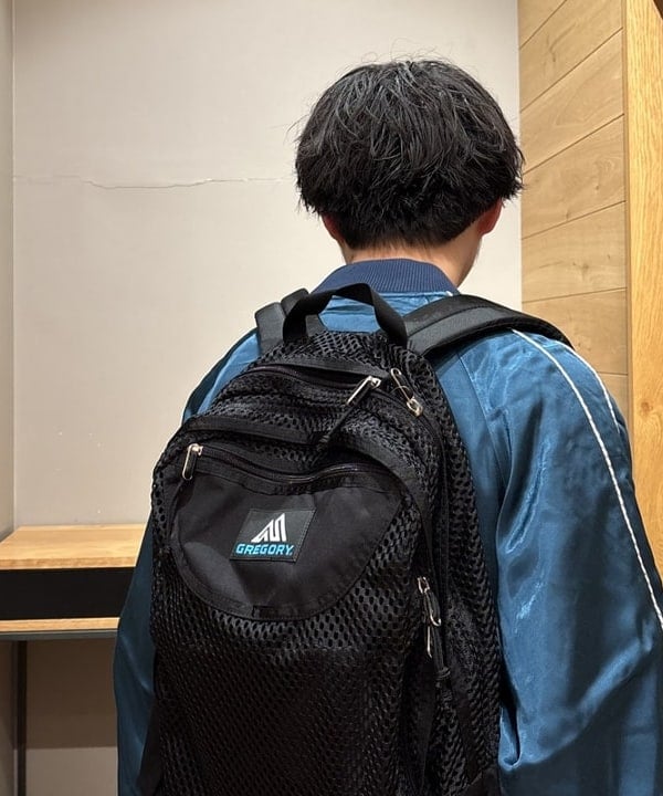三宅 康平さんの「BEAMS WOMEN｜【別注】GREGORY / メッシュ DITCH DAY」を使ったコーディネート