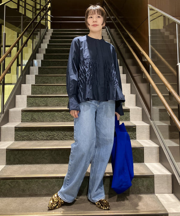 SAKAIさんの「BEAMS WOMEN｜【別注】ne Quittez pas / コットンポプリン ウエーブタック ブラウス」を使ったコーディネート