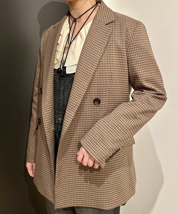 早川 萌子さんの「BEAMS WOMEN｜ラッフル ダブルカラー ブラウス」を使ったコーディネート