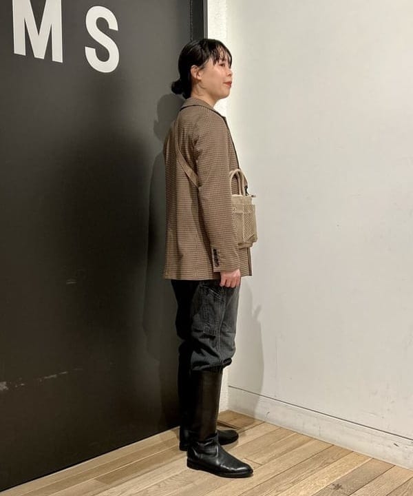 早川 萌子さんの「BEAMS WOMEN｜ラッフル ダブルカラー ブラウス」を使ったコーディネート