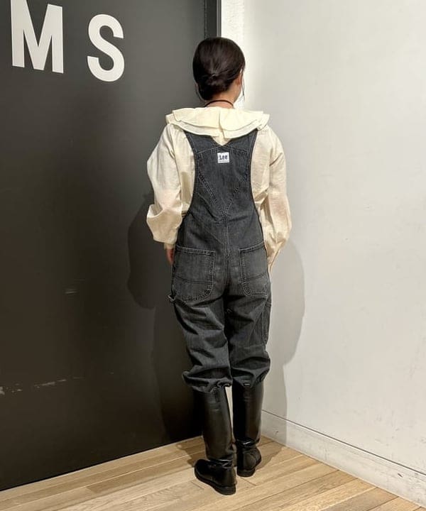 早川 萌子さんの「BEAMS WOMEN｜ラッフル ダブルカラー ブラウス」を使ったコーディネート