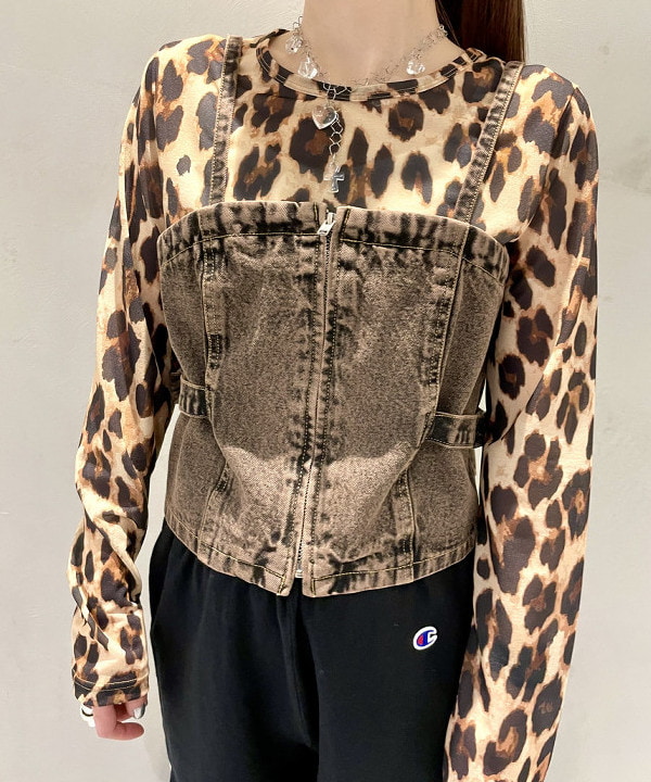 カタヤマ アヤさんの「BEAMS WOMEN｜デニム ジップ ビスチェ」を使ったコーディネート