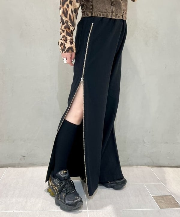 カタヤマ アヤさんの「BEAMS WOMEN｜デニム ジップ ビスチェ」を使ったコーディネート