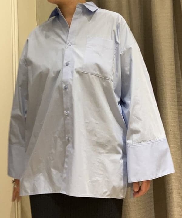 藤井 裕実子さんの「BEAMS WOMEN｜AK+1 / ワイドカフス シャツ」を使ったコーディネート