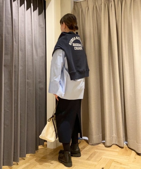 藤井 裕実子さんの「BEAMS WOMEN｜AK+1 / ワイドカフス シャツ」を使ったコーディネート