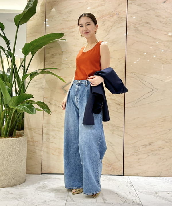 佐藤 美樹さんの「BEAMS WOMEN｜extreme cashmere / コットンカシミヤ タンクトップ」を使ったコーディネート