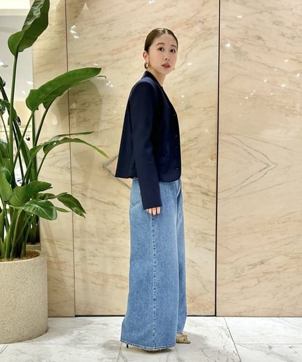 佐藤 美樹さんの「BEAMS WOMEN｜extreme cashmere / コットンカシミヤ タンクトップ」を使ったコーディネート