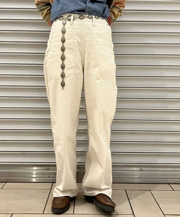 小原 もこさんの「BEAMS WOMEN｜BUZZ RICKSON'S / 別注 シャンブレー ロングスリーブ シャツ」を使ったコーディネート