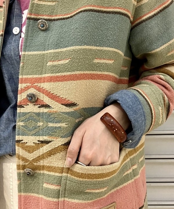 小原 もこさんの「BEAMS WOMEN｜BUZZ RICKSON'S / 別注 シャンブレー ロングスリーブ シャツ」を使ったコーディネート