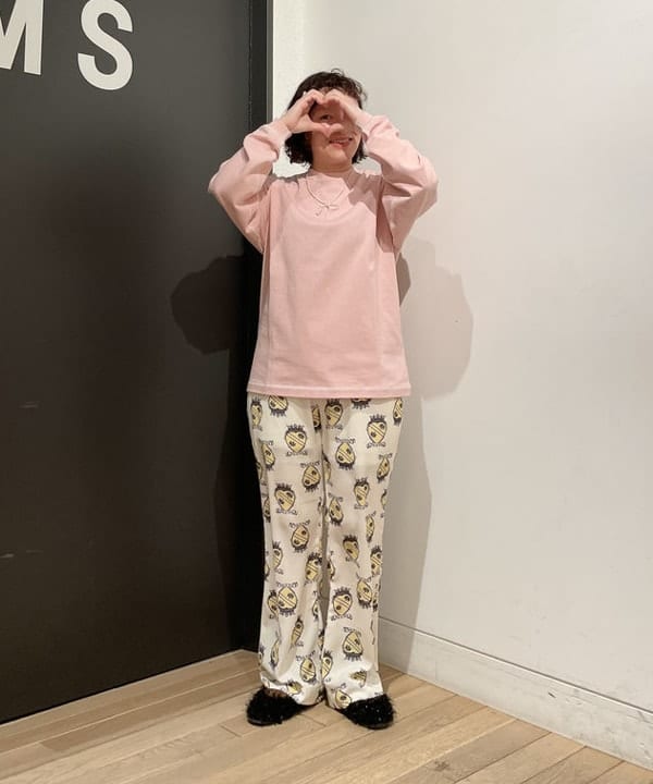IZUMI MAYUMIさんの「BEAMS WOMEN｜ステッチ クルーネック Tシャツ」を使ったコーディネート