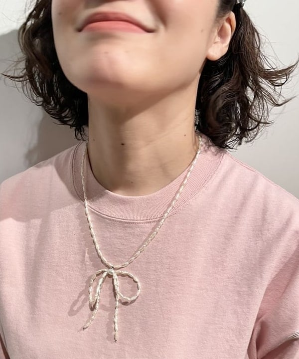 IZUMI MAYUMIさんの「BEAMS WOMEN｜ステッチ クルーネック Tシャツ」を使ったコーディネート