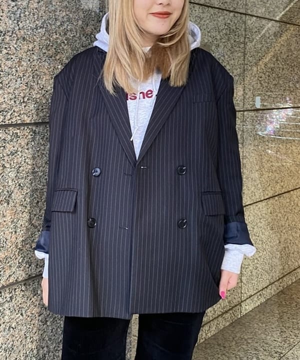 福田 まみさんの「BEAMS WOMEN｜4ボタン ダブル オーバーサイズ ジャケット」を使ったコーディネート