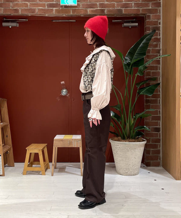 中江梨々香さんの「BEAMS WOMEN｜ポリエステル ジャガード ベスト」を使ったコーディネート