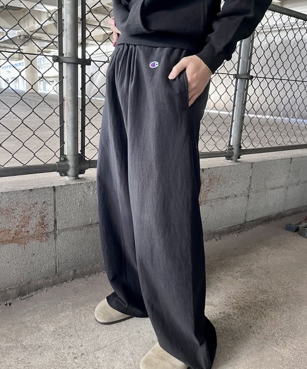 槙山 賢斗さんの「BEAMS WOMEN｜ヘビーウェイト フーディ」を使ったコーディネート