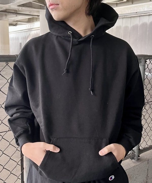 槙山 賢斗さんの「BEAMS WOMEN｜ヘビーウェイト フーディ」を使ったコーディネート