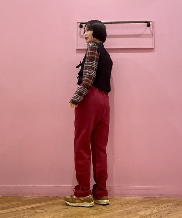 水野 萌香さんの「BEAMS WOMEN｜ヘム アレンジ スウェット パンツ」を使ったコーディネート