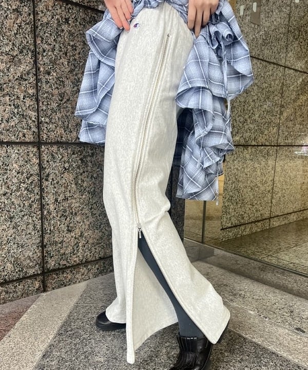 あさひさんの「BEAMS WOMEN｜【別注】Champion / リバースウィーブ(R) ロング パンツ」を使ったコーディネート
